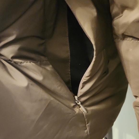 Theory Olive Women's Puffer Jacket - Picture 4 of 5